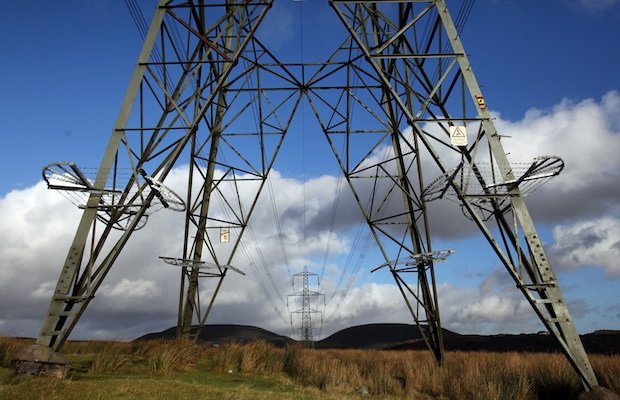 Households closest to new pylons and electricity substations could receive up to &pound;1,000 a year off their bills under plans being announced by Jeremy Hunt.