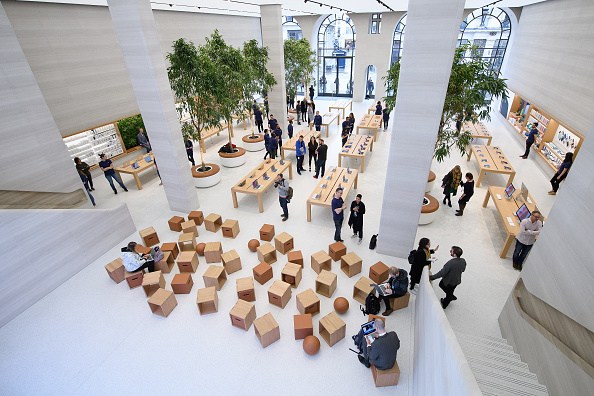 apple london store