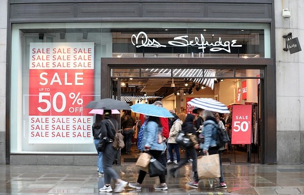 Rising wages keep shoppers spending in June