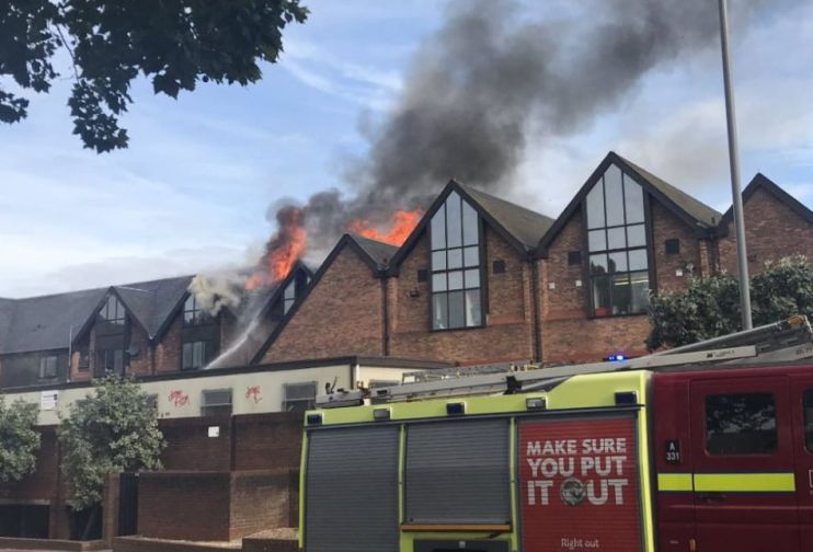 Walthamstow fire breaks out at The Mall Shopping Centre (Source: @CathoholicCelt)