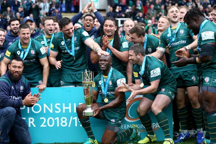 READING, ENGLAND - APRIL 27: Topsy Ojo of London Irish and team mates celebrate with the Greene King IPA Championship league trophy following the Greene King IPA Championship match between London Irish and Ealing Trailfinders at Madejski Stadium on April 27, 2019 in Reading, England. (Photo by Getty Images/Getty Images)