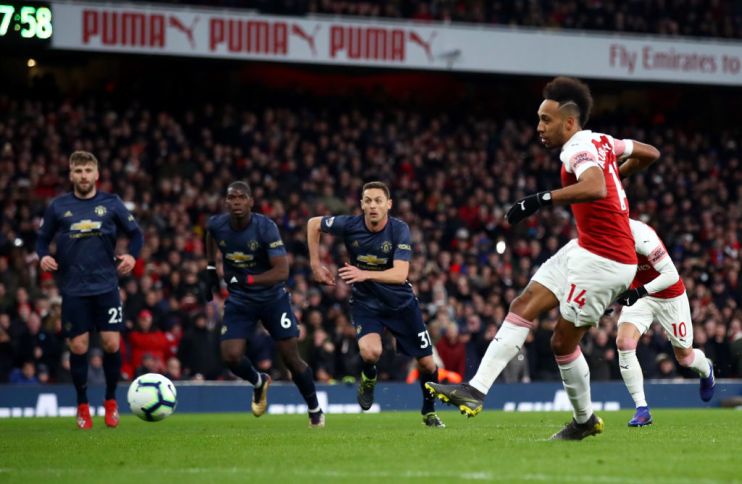 LONDON, ENGLAND - MARCH 10: Pierre-Emerick Aubameyang of Arsenal scores his team's second goal from the penalty spot during the Premier League match between Arsenal FC and Manchester United at Emirates Stadium on March 10, 2019 in London, United Kingdom. (Photo by Julian Finney/Getty Images)
