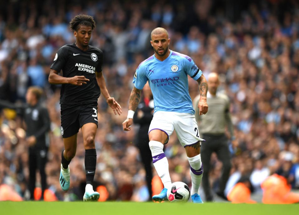MANCHESTER, ENGLAND - AUGUST 31: Kyle Walker of Manchester City runs with the ball during the Premier League match between Manchester City and Brighton & Hove Albion at Etihad Stadium on August 31, 2019 in Manchester, United Kingdom. (Photo by Shaun Botterill/Getty Images)