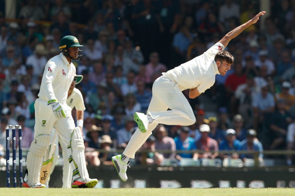 PERTH, AUSTRALIA - DECEMBER 15: Craig Overton of England bowls during day two of the Third Test match during the 2017/18 Ashes Series between Australia and England at WACA on December 15, 2017 in Perth, Australia. (Photo by Paul Kane/Getty Images)