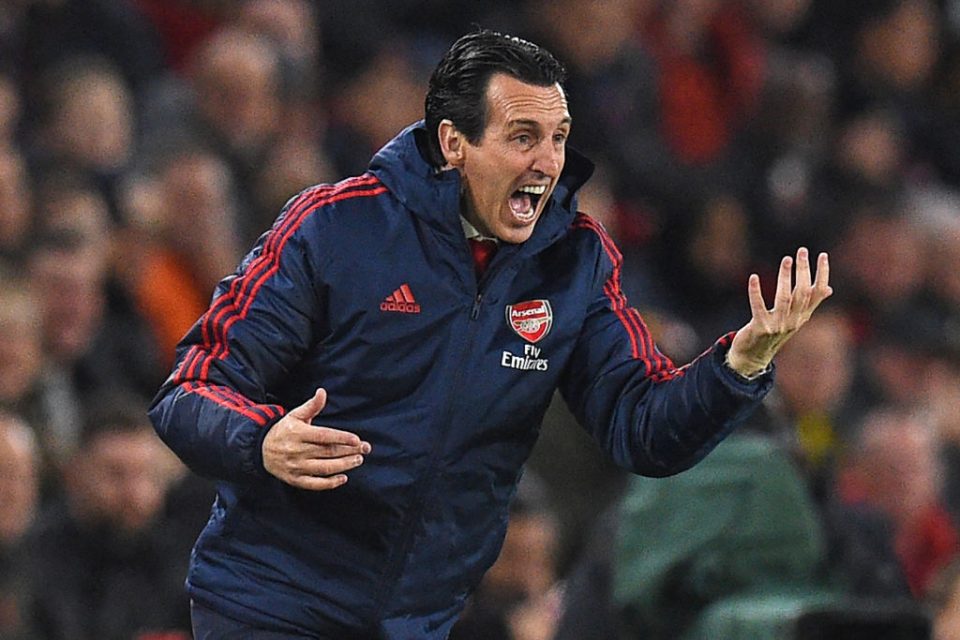 Arsenal's Spanish head coach Unai Emery gestures on the touchline during the English Premier League football match between Sheffield United and Arsenal at Bramall Lane in Sheffield, northern England on October 21, 2019. (Photo by Oli SCARFF / AFP) / RESTRICTED TO EDITORIAL USE. No use with unauthorized audio, video, data, fixture lists, club/league logos or 'live' services. Online in-match use limited to 120 images. An additional 40 images may be used in extra time. No video emulation. Social media in-match use limited to 120 images. An additional 40 images may be used in extra time. No use in betting publications, games or single club/league/player publications. / (Photo by OLI SCARFF/AFP via Getty Images)