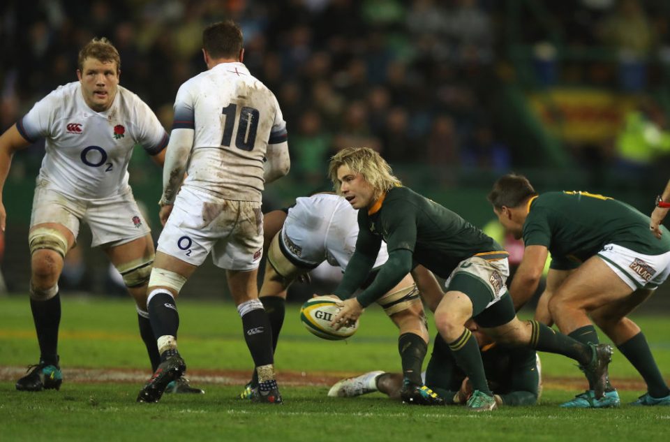 CAPE TOWN, SOUTH AFRICA - JUNE 23: Faf de Klerk of South Africa passes the ball during the third test match between South Africa and England at Newlands Stadium on June 23, 2018 in Cape Town, South Africa. (Photo by David Rogers/Getty Images)