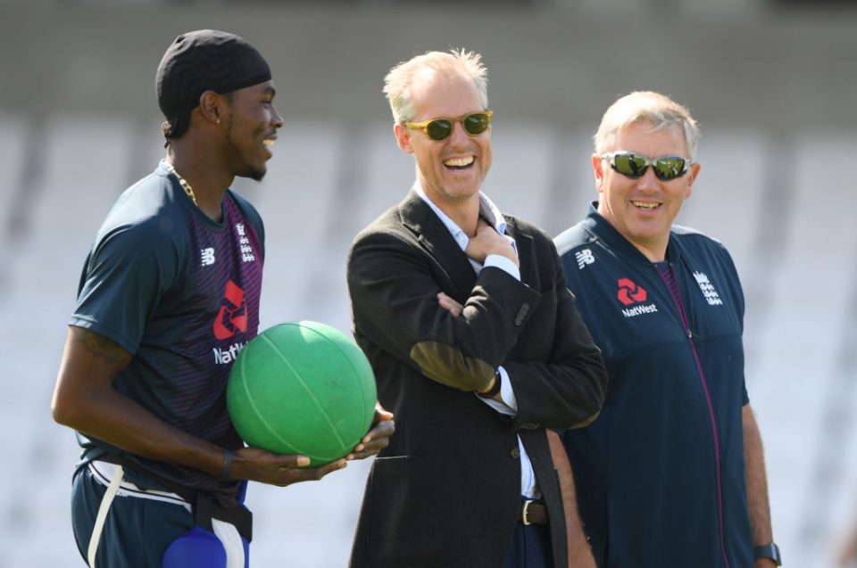 LEEDS, ENGLAND - AUGUST 21: England bowler Jofra Archer (l) chats with Ed Smith and Chris Silverwood (r) during England nets ahead of the 3rd Test match at Headingley on August 21, 2019 in Leeds, England. (Photo by Stu Forster/Getty Images)