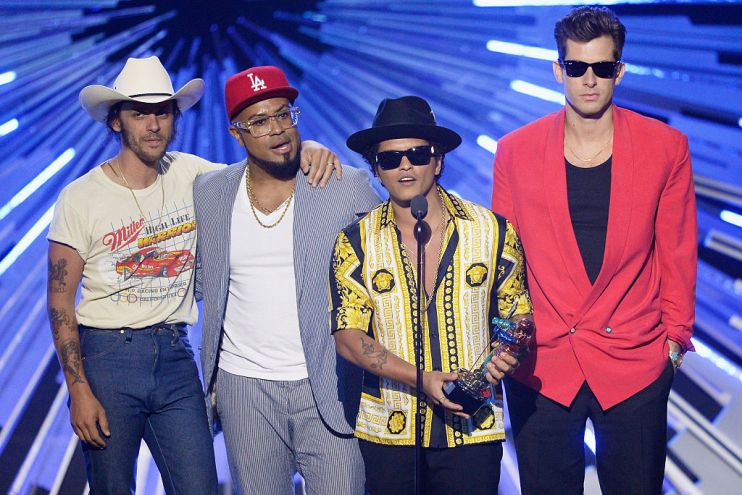 2015 MTV Video Music Awards - Fixed Show