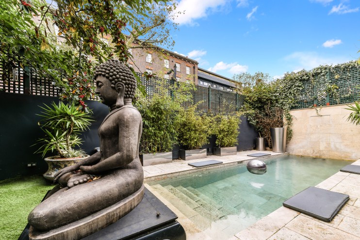 Bow Road house with pool