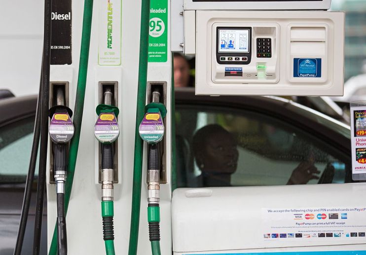 BRITAIN-COMMODITIES-ENERGY-OIL-PRICE