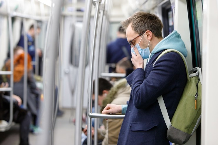 Man with coronavirus on train
