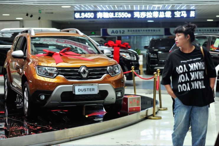 French car giant Renault has scrapped its joint venture with Chinese firm Dongfeng Motor Group due to weak sales at the loss-making partnership.