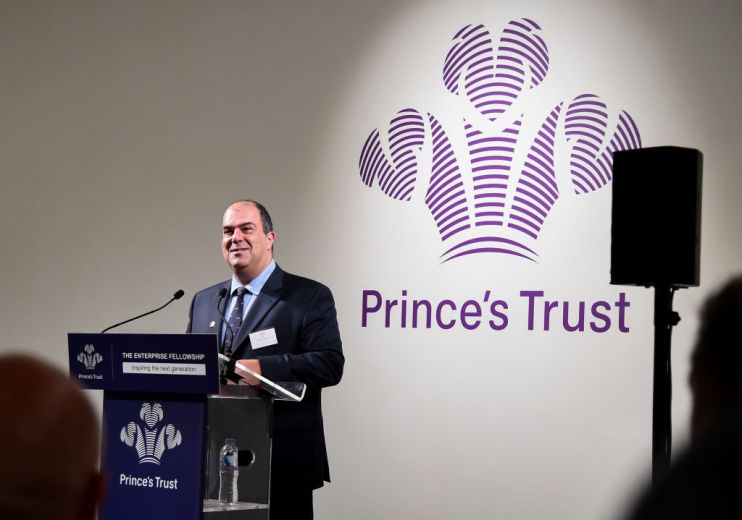 Easyjet founder Sir Stelios Haji-Ioannou has threatened to sue the company&rsquo;s board as the spat over a &pound;4.5bn order of planes from Airbus rumbles on.