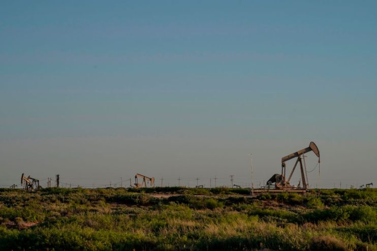 Oil prices dropped this morning after last week&rsquo;s gains amid fears that heightening tensions between the US and China could impair global economic recovery