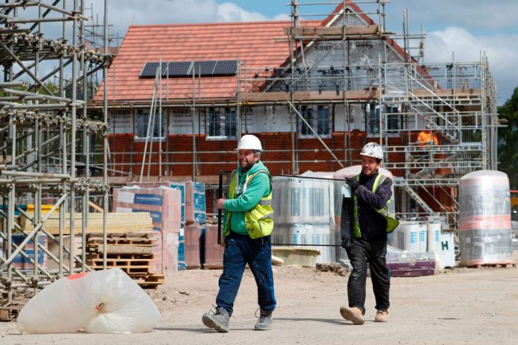 BRITAIN-HEALTH-VIRUS-CONSTRUCTION