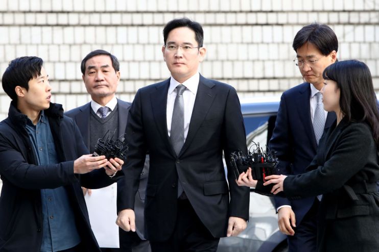 Samsung Heir Jay Y. Lee Appears At Court For Corruption Retrial
