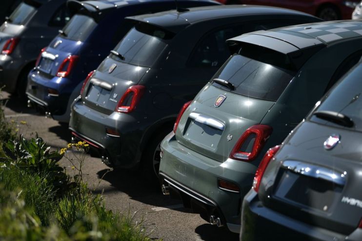 BRITAIN-HEALTH-VIRUS-ECONOMY-AUTO