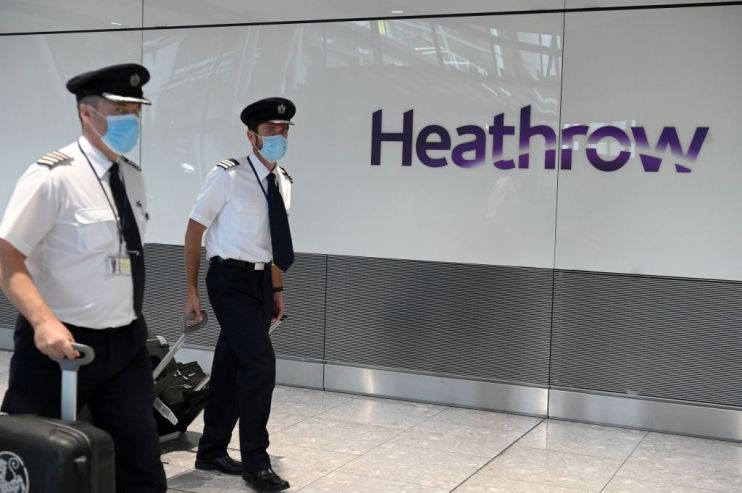 BRITAIN-HEALTH-VIRUS-TRANSPORT-TRAVEL