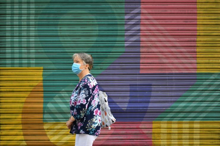 BRITAIN-HEALTH-VIRUS-MASKS