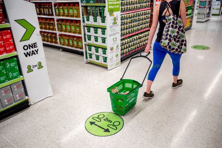BRITAIN-HEALTH-VIRUS-RETAIL-DISTANCING