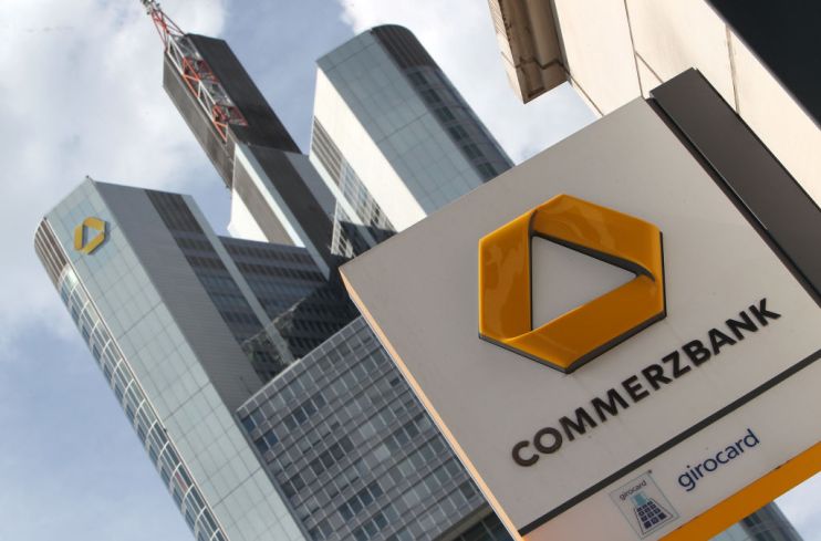 Commerzbank warns of a loss in 2020 as profit drops