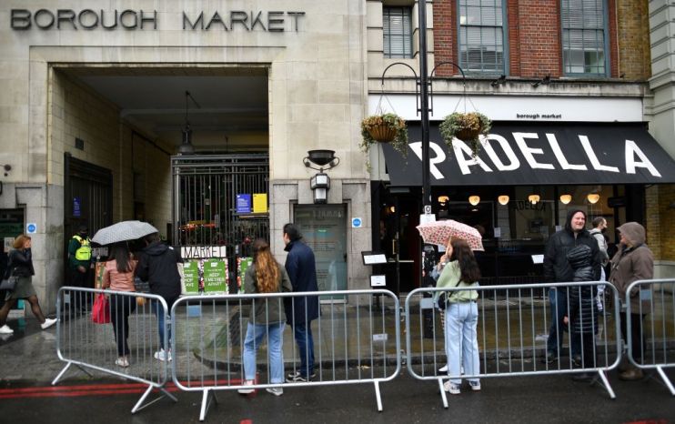 BRITAIN-HEALTH-VIRUS-RETAIL