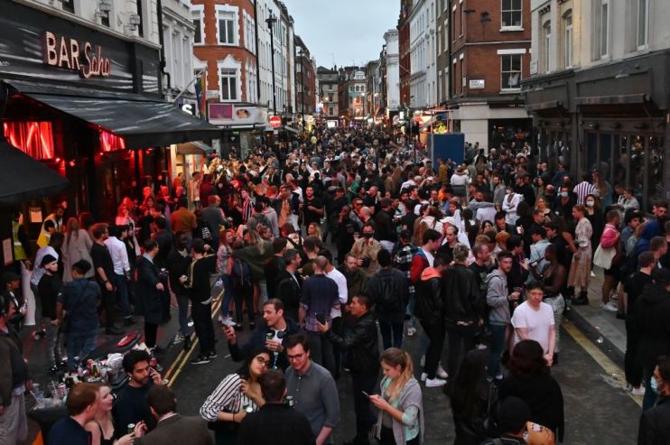 BRITAIN-HEALTH-VIRUS-PUBS