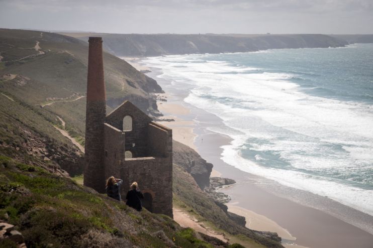 A Cornish company has found &ldquo;globally significant&rdquo; grades of lithium in the UK&rsquo;s westernmost county, in what could be a crucial discovery for the country&rsquo;s battery technology industry.