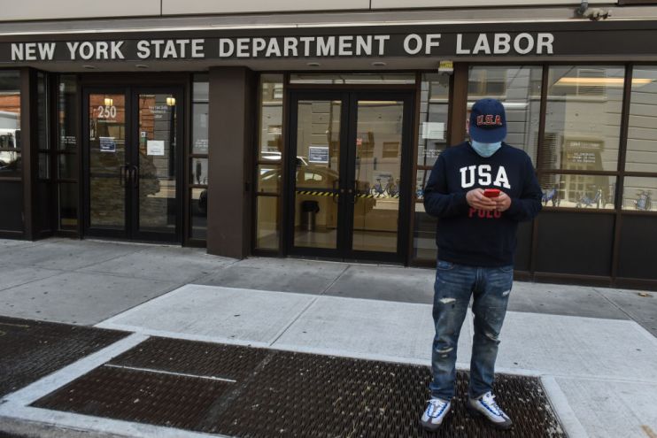 New US jobless claims flatline as recovery slows