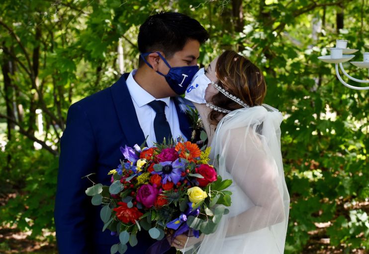 US-HEALTH-VIRUS-WEDDING