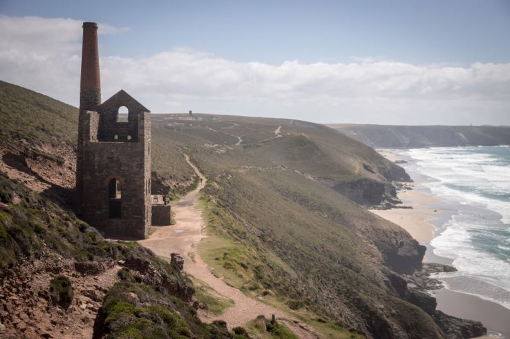 A new lithium project in the south-west has attracted nearly &pound;4m in investment over the last 24 hours, smashing its target of a &pound;1.5m raise