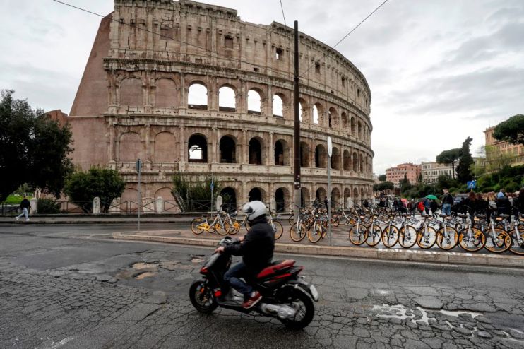 DOUNIAMAG-ITALY-ENVIRONMENT-TRAFFIC-URBAN-TRANSPORT-ROME