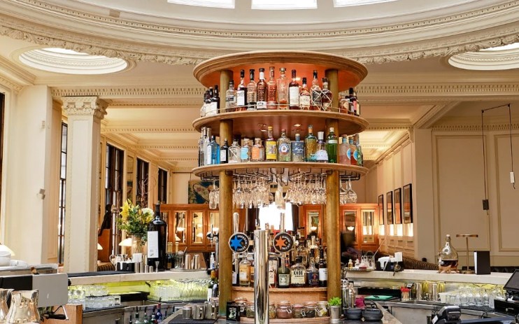 The spectacular 1 Lombard Street, now home to Mark's Bar