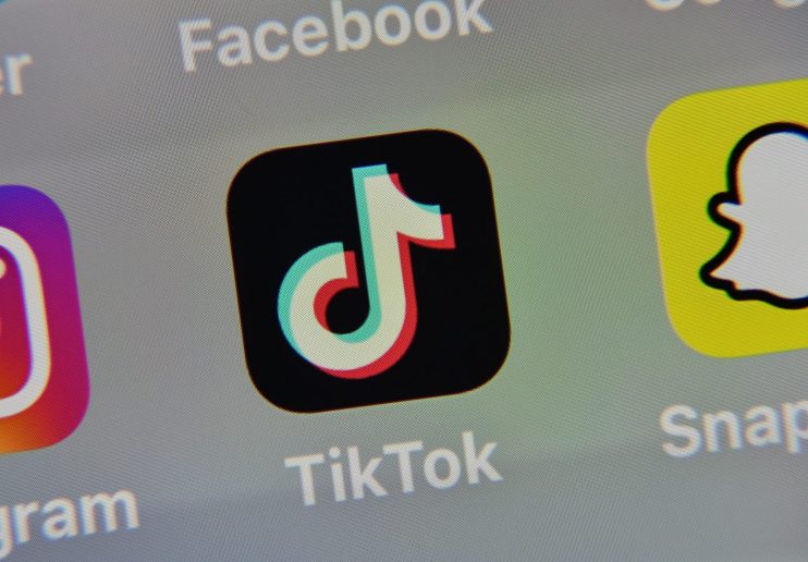 FRANCE-US-INTERNET-TECHNOLOGY-SOCIAL-NETWORK