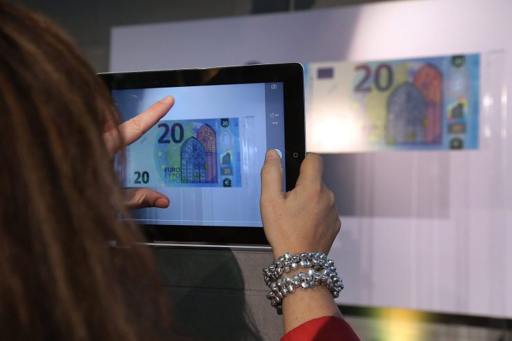 Mario Draghi Presents New 20 Euro Note