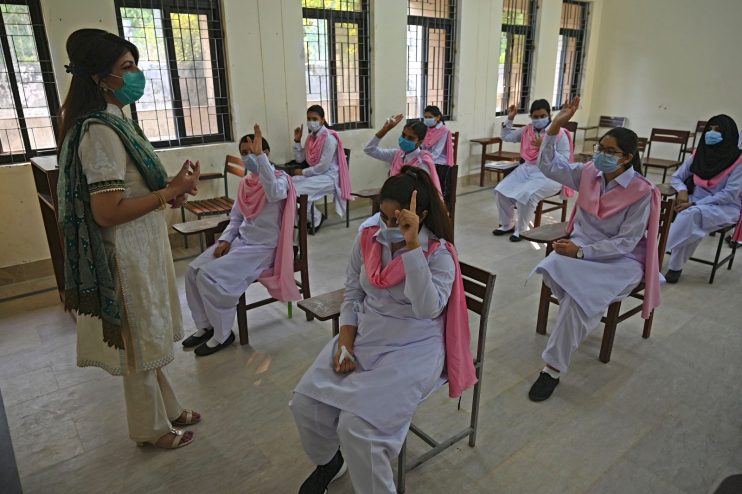 PAKISTAN-HEALTH-VIRUS-EDUCATION