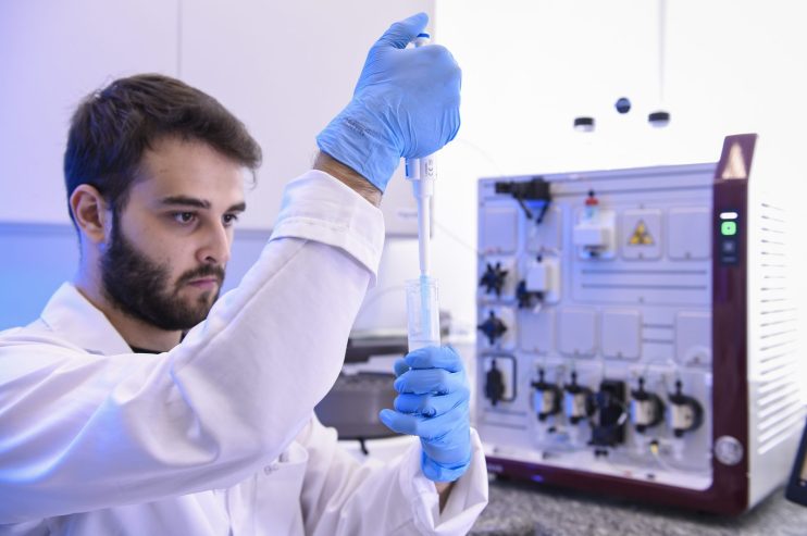 The Technological Vaccine Center of the Federal University of Minas Gerais is Testing a Vaccine against the Coronavirus (COVID - 19) and also Testing Diagnosis Kits