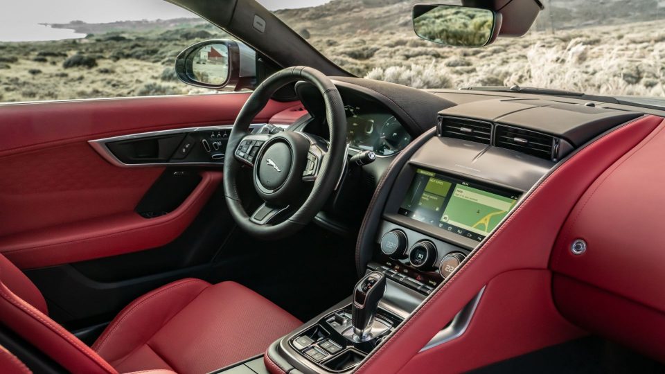 Jaguar F-Type P300