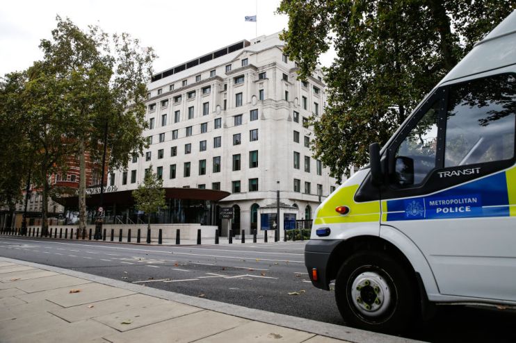 METROPOLITAN-POLICE-HAIRCUTS-LOCKDOWN
