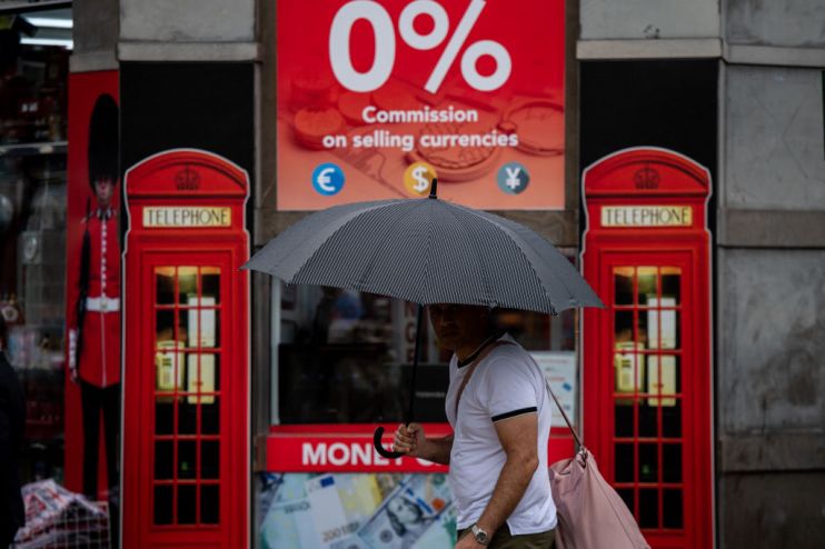 British Pound Declines Amid No-Deal Brexit Prospects