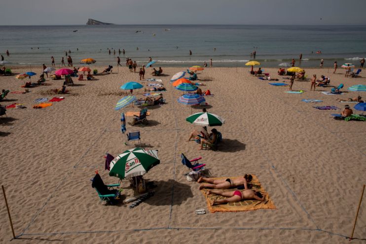 Covid-19: Vaccinated Spanish Seniors' Beach Road Trip