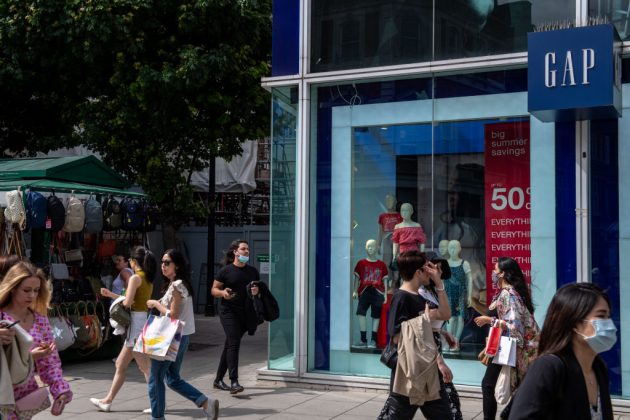 High-street-shoppers