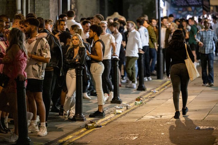 Brits are drinking and spending less on a night out, a new report has revealed, as conscious clubbers ditch the booze to protect their pockets and health.&nbsp;