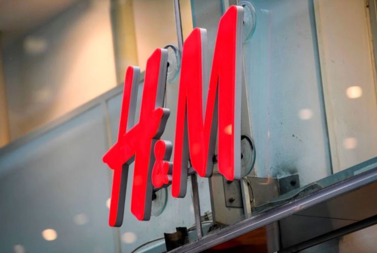 Swedish fashion retailer H&M reported an increase in revenue in the second quarter of this year, but warned that sales for June are likely to be impacted by poor weather.&nbsp;