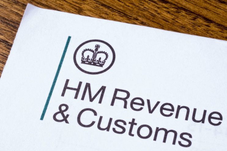 Staff working for HMRC in IT jobs have settled a pay dispute after striking.