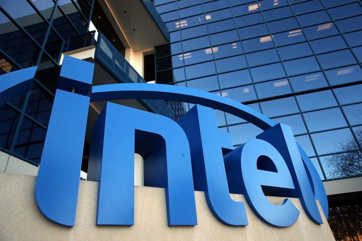 Intel and Israeli chipmaker Tower Semiconductor have "mutually agreed" to call off their $5.4bn (&pound;4.2bn) deal due to regulatory hurdles.