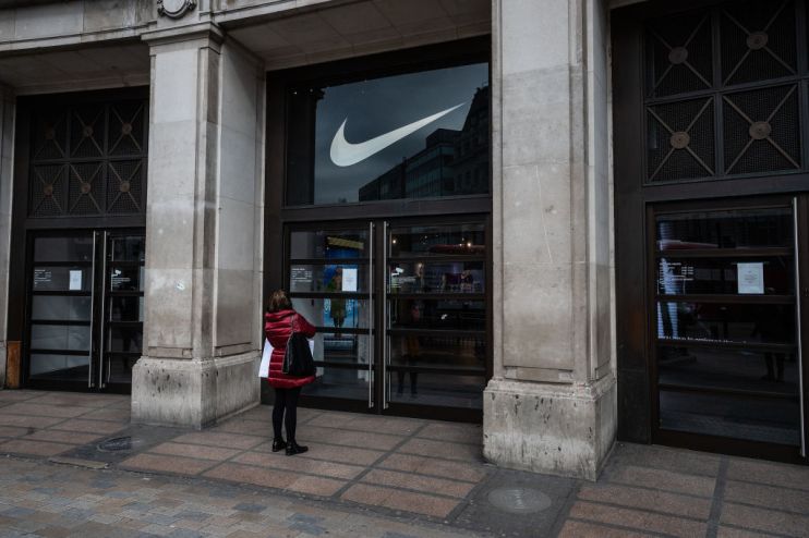 UK Government Advises Public To Avoid Theatre, Pubs and More Due To Coronavirus