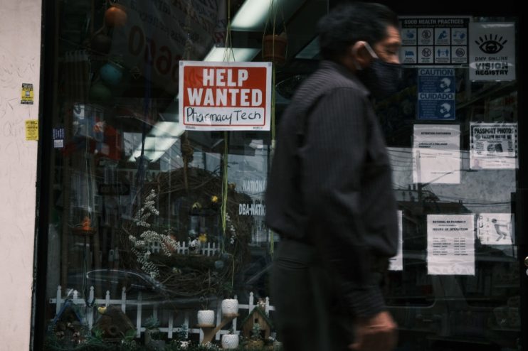 The UK unemployment rate fell 0.3 per cent in the last quarter as businesses continued on a hiring spree to keep pace with the economic recovery from the pandemic.