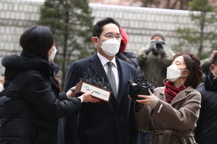 Samsung Electronics Vice Chairman Jay Y. Lee Appears at Court for Verdict on Corruption Charges