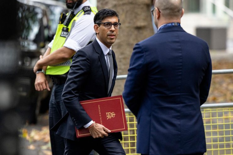 UK Hosts First Global Investment Summit